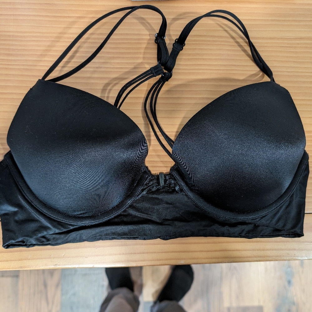 Victoria's secret snap front razor back very sexy push up. 34C.